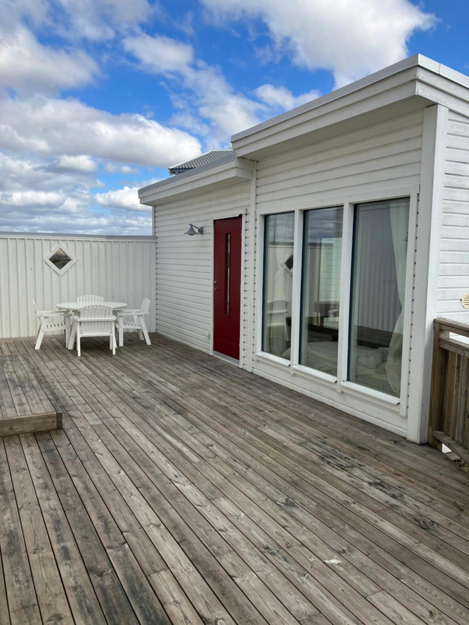 Villa Eget Gaesthus I Vaestkustpaerlan Skaerhamn Exterior foto